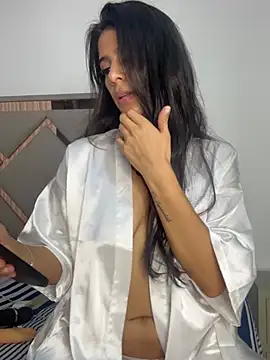 Snapshot of EvaMiranda chatting on May 9, 2026, 4:17 am EvaMiranda online show from May 9, 2026, 4:17 am