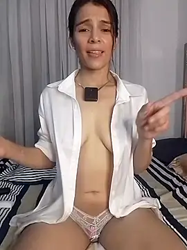 EvaMiranda online show from July 7, 2026, 3:42 am