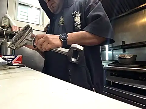 bischo666 online show from February 11, 2026, 1:16 pm