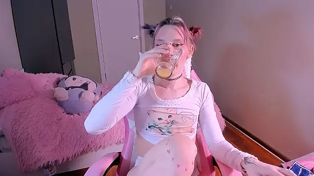  Maybe Baby  online show from March 9, 2026, 9:41 pm