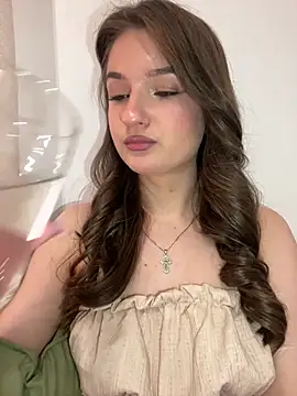 Green eyes lady online show from April 30, 2026, 1:06 pm