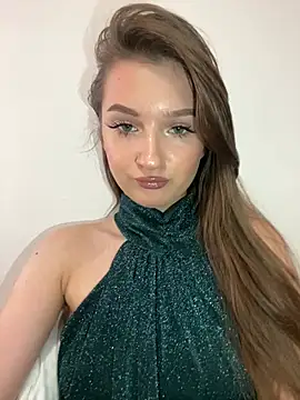 Green eyes lady online show from June 3, 2026, 12:52 pm