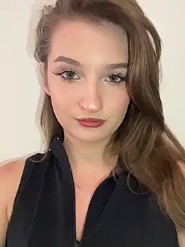 Green eyes lady online show from June 18, 2026, 2:43 pm
