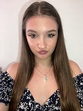 Green eyes lady online show from June 30, 2026, 1:56 pm