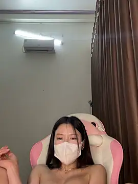 wang1472581 online show from February 27, 2026, 9:04 pm