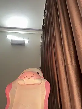 wang1472581 online show from March 13, 2026, 9:27 am