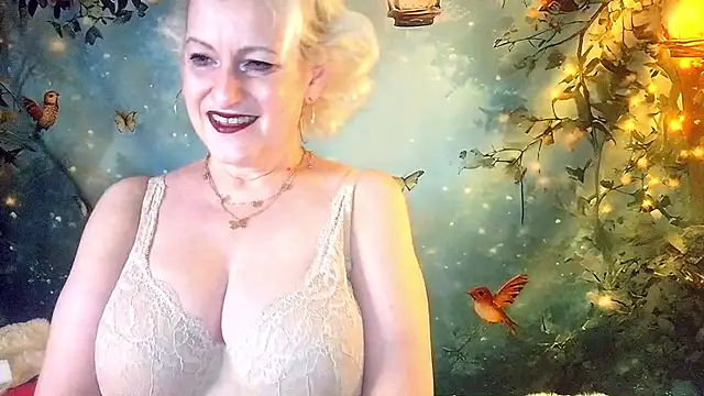 Snapshot of Blondie_the_librarian chatting on June 10, 2026, 2:23 am Blondie the librarian online show from June 10, 2026, 2:23 am