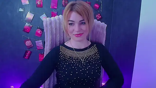 CuttieEmma online show from May 2, 2026, 11:48 am
