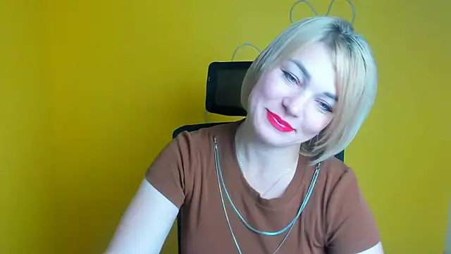 Snapshot of CuttieEmma chatting on July 16, 2026, 5:46 am CuttieEmma online show from July 16, 2026, 5:46 am