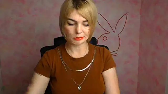 Snapshot of CuttieEmma chatting on July 24, 2026, 5:38 am CuttieEmma online show from July 24, 2026, 5:38 am