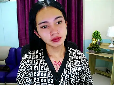 devine goddess online show from May 4, 2026, 11:23 pm