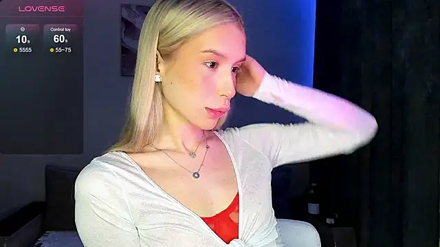 Elysia kiss online show from March 9, 2026, 2:04 am