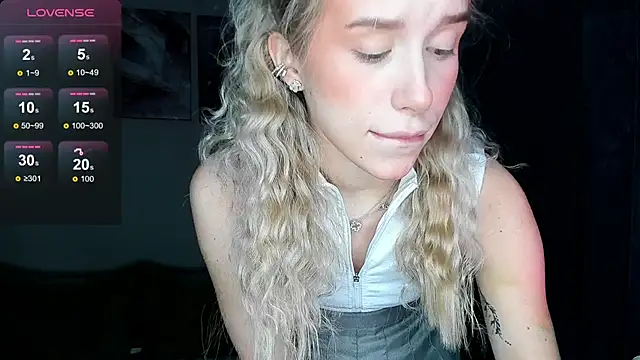 Elysia kiss online show from March 10, 2026, 2:05 am