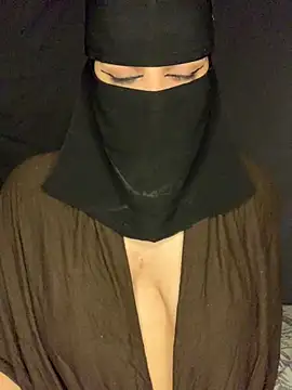 Snapshot of Gamila_ chatting on March 26, 2026, 4:18 am Gamila online show from March 26, 2026, 4:18 am