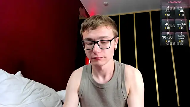 Snapshot of Emmit_Barker chatting on July 11, 2026, 11:06 pm Emmit Barker online show from July 11, 2026, 11:06 pm
