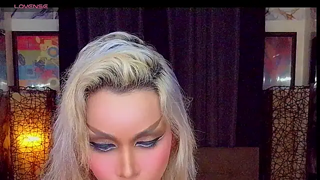 SeductiveSamanthaTS online show from July 15, 2026, 8:25 pm