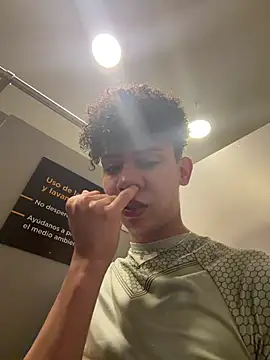Snapshot of yoursexyjose chatting on July 28, 2026, 10:42 pm yoursexyjose online show from July 28, 2026, 10:42 pm