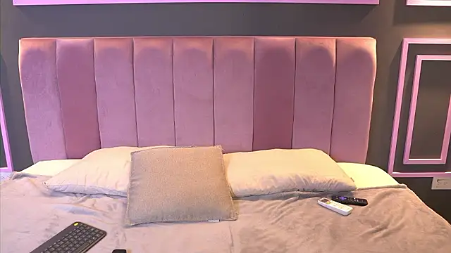 LiliCoxx online show from February 12, 2026, 12:44 pm