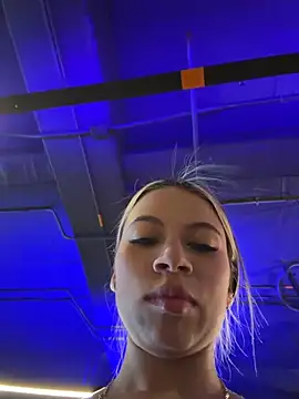 Mia Rosee1 online show from July 16, 2026, 7:31 pm
