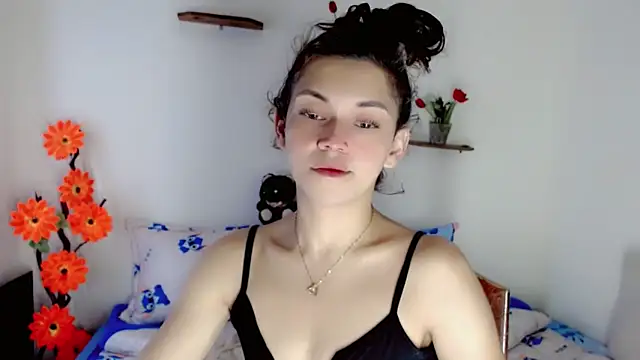 Snapshot of NathalialLooes chatting on June 22, 2026, 6:05 pm NathalialLooes online show from June 22, 2026, 6:05 pm