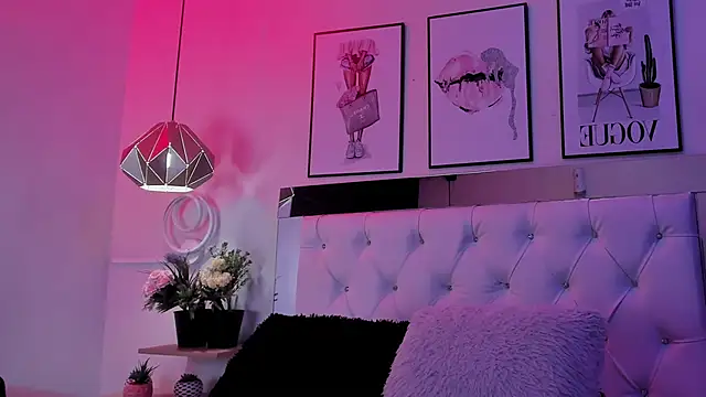 Zoe Hilton online show from March 15, 2026, 3:01 am