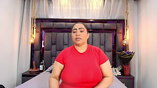 Karina Mendoza online show from May 1, 2026, 11:59 am