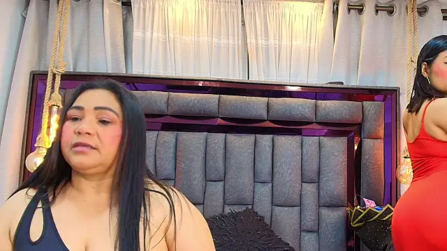 Snapshot of Karina_Mendoza chatting on July 26, 2026, 12:19 am Karina Mendoza online show from July 26, 2026, 12:19 am
