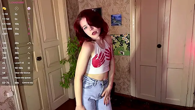 LaurynGeisinger online show from April 2, 2026, 1:53 pm