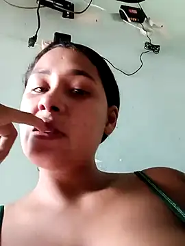 Snapshot of Eira_Allen chatting on June 1, 2026, 10:11 pm Eira Allen online show from June 1, 2026, 10:11 pm