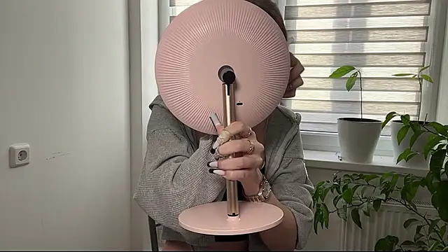 Sarahsolara online show from February 28, 2026, 2:07 pm