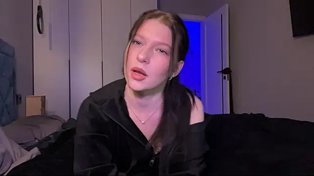 Sarahsolara online show from March 7, 2026, 4:59 pm