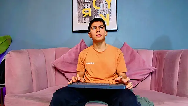 Aron pulse online show from March 3, 2026, 1:17 pm