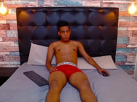 Luigi Ferrer online show from March 3, 2026, 2:18 am