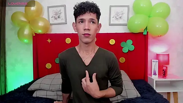 arlequiin  online show from March 17, 2026, 4:06 am