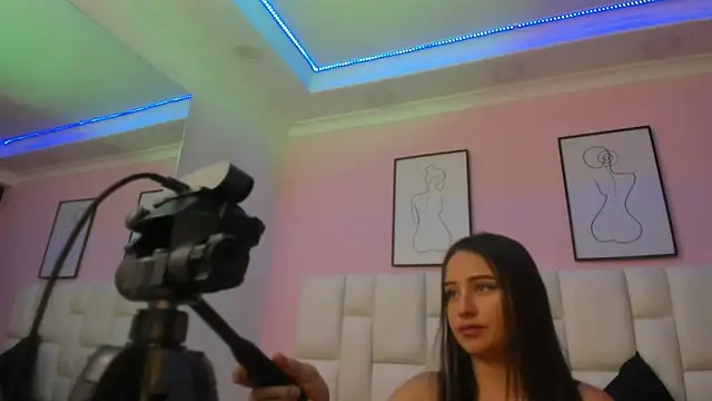 Snapshot of SARHA_ANTONELLI chatting on June 14, 2026, 12:18 pm SARHA ANTONELLI online show from June 14, 2026, 12:18 pm
