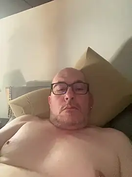 Pimouss01000 online show from June 18, 2026, 1:37 pm