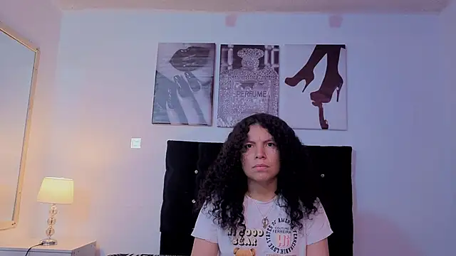 Zoe-yanin online show from February 21, 2026, 6:53 pm