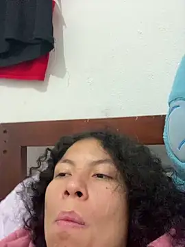 Zoe-yanin online show from April 28, 2026, 8:25 pm