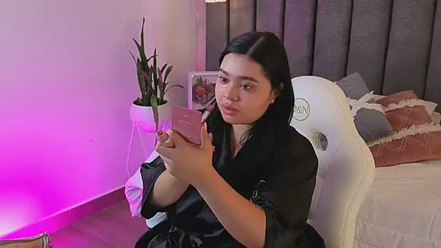 Snapshot of SofiaCortes4 chatting on April 14, 2026, 9:04 am SofiaCortes4 online show from April 14, 2026, 9:04 am