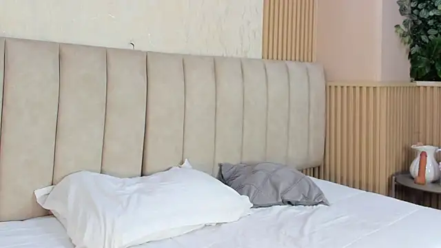 sophiegriffin online show from March 24, 2026, 12:10 pm