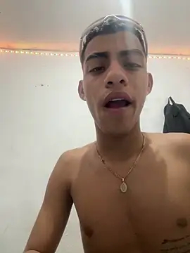 Snapshot of dominick_fran chatting on February 13, 2026, 8:10 am dominick fran online show from February 13, 2026, 8:10 am