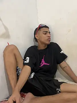 Snapshot of dominick_fran chatting on February 26, 2026, 1:04 am dominick fran online show from February 26, 2026, 1:04 am