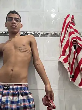 Snapshot of dominick_fran chatting on March 6, 2026, 7:05 am dominick fran online show from March 6, 2026, 7:05 am