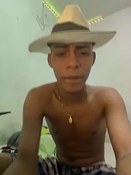 Snapshot of dominick_fran chatting on March 7, 2026, 7:16 am dominick fran online show from March 7, 2026, 7:16 am