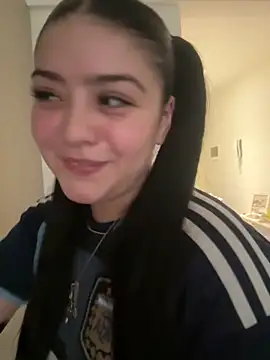 lolaaculaa online show from February 20, 2026, 9:15 pm