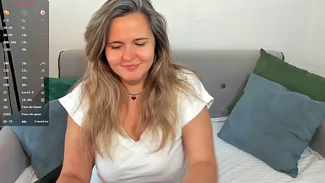 LilyBel online show from June 30, 2026, 1:06 am
