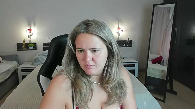 LilyBel online show from July 15, 2026, 1:00 am