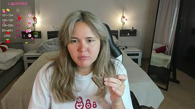 LilyBel online show from July 16, 2026, 12:49 am