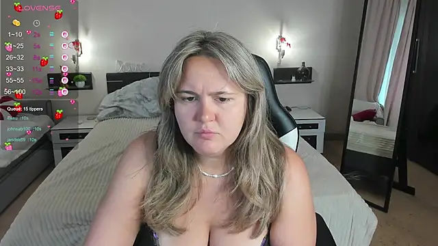 LilyBel online show from July 17, 2026, 1:12 am