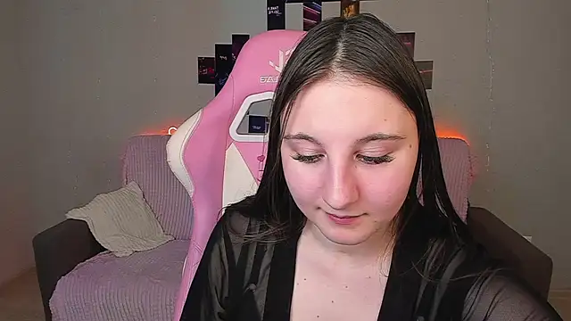 EvaxCharm online show from March 11, 2026, 8:09 am